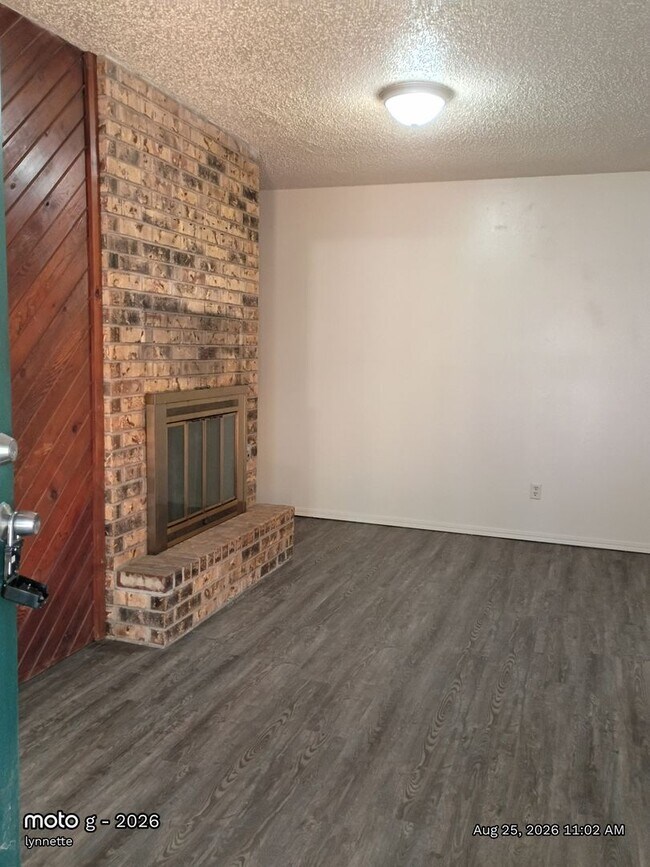 Building Photo - 515 Peppertree Ln