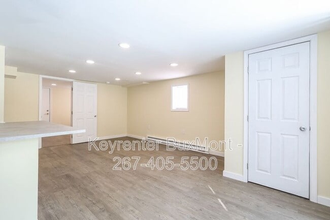 Building Photo - 419 W Jefferson St