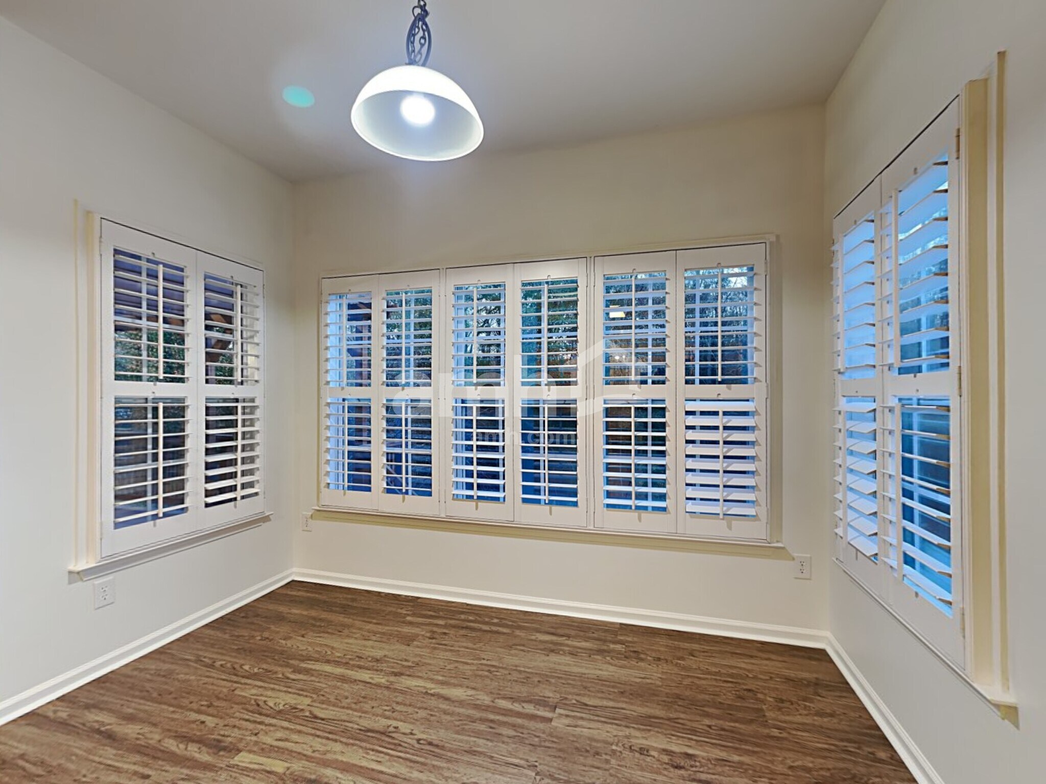 Building Photo - 302 Grimes Dr