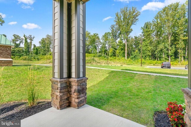 Building Photo - 10421 Resort Road