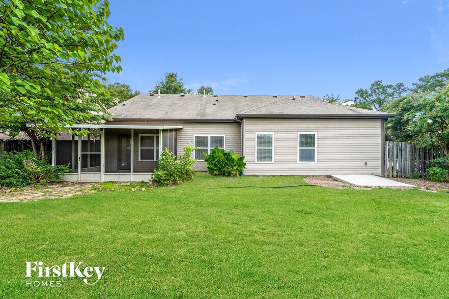 Building Photo - 995 Valley Cir