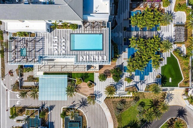 Building Photo - 200 SE Mizner Blvd