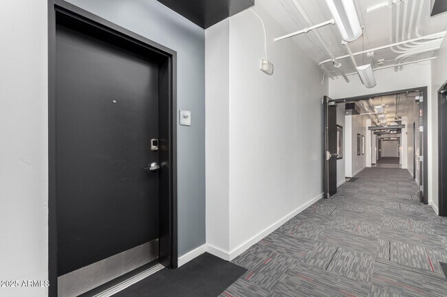 Building Photo - 1326 N Central Ave