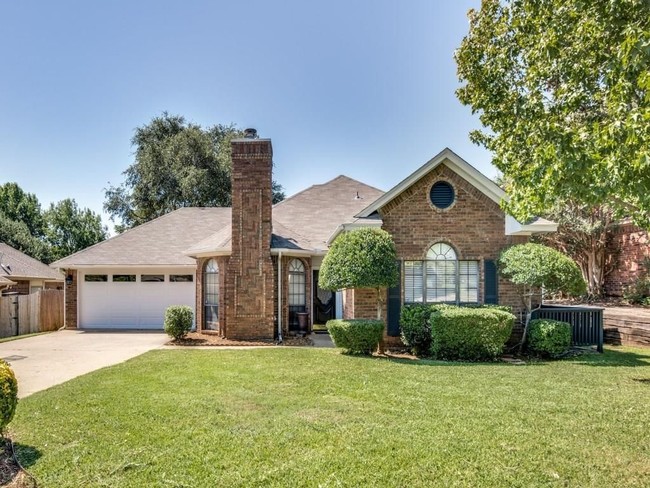 Primary Photo - 2121 Aspenwood Dr N