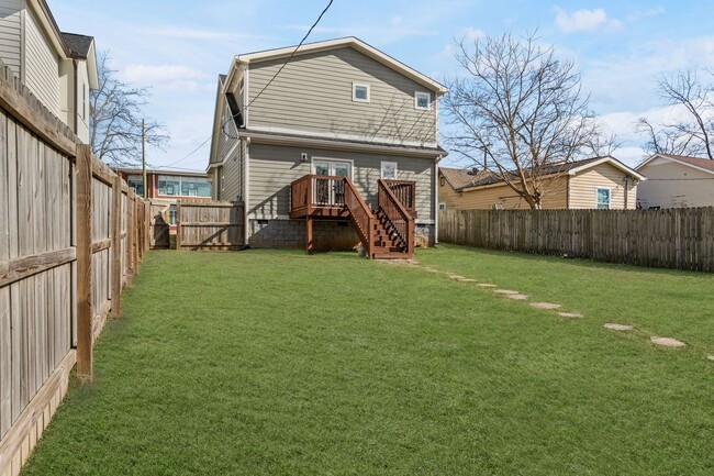 Building Photo - Beautiful North Nashville Home
