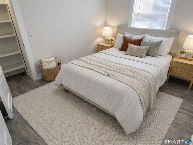 Building Photo - 67 Hanford Ave