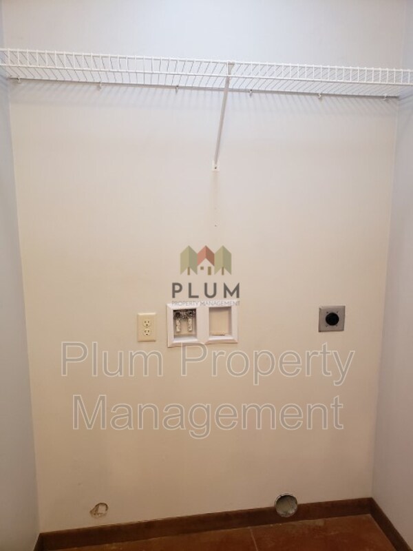 Building Photo - 2130 Mount Ave