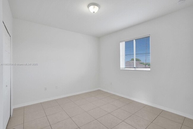 Building Photo - 4417 NW 113th Pl