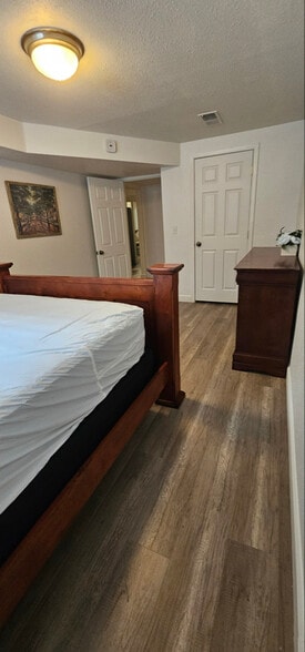 Building Photo - 3 bedrooms For Rent