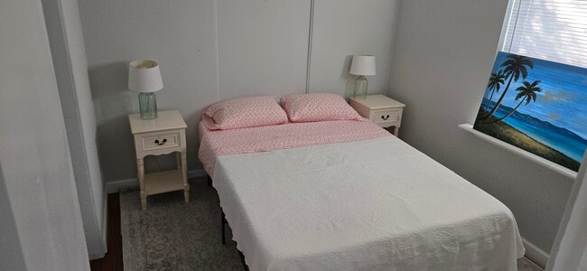 Building Photo - 5455 5th Ave S