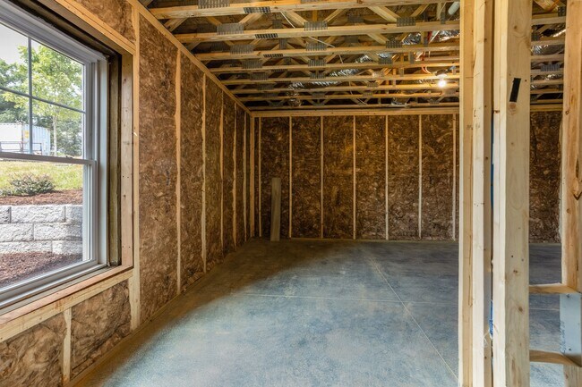 Building Photo - Upscale Luxury Townhouse