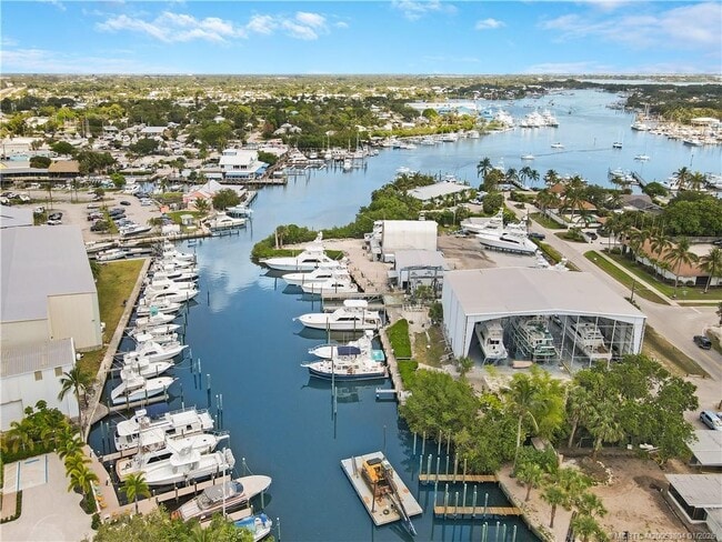 Building Photo - 4982 SE Railway Ave