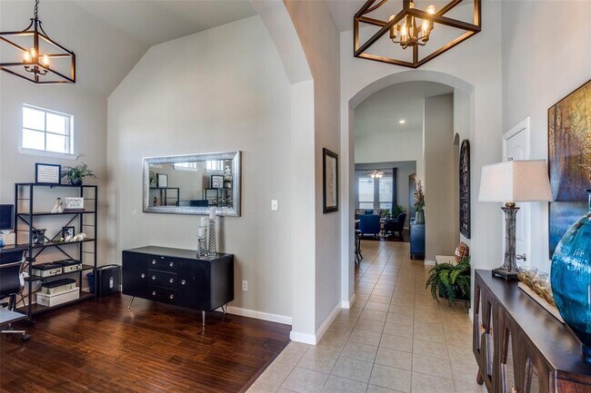 Building Photo - 3208 Thicket Dr