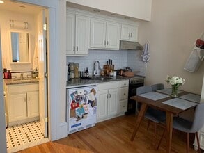 Building Photo - 105 Pinckney St