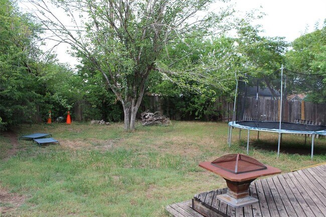Building Photo - 810 Minturn Ln