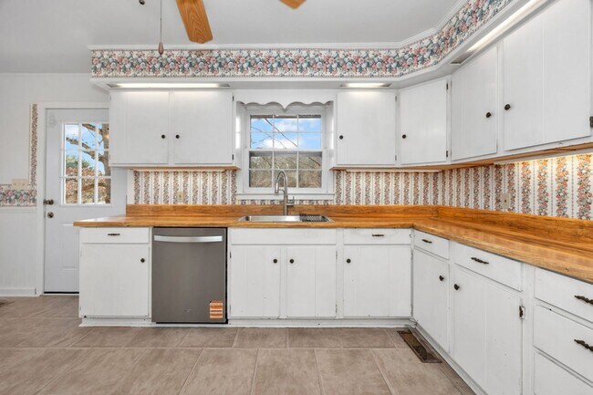 Building Photo - 195 AL-79