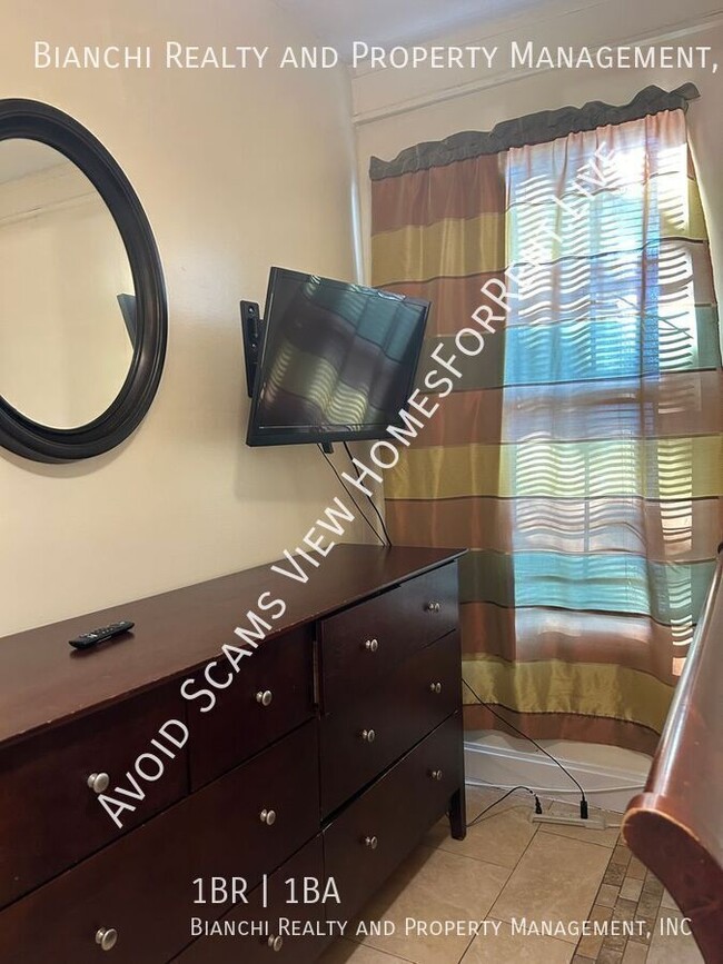 Building Photo - 3146 Carlos Dr