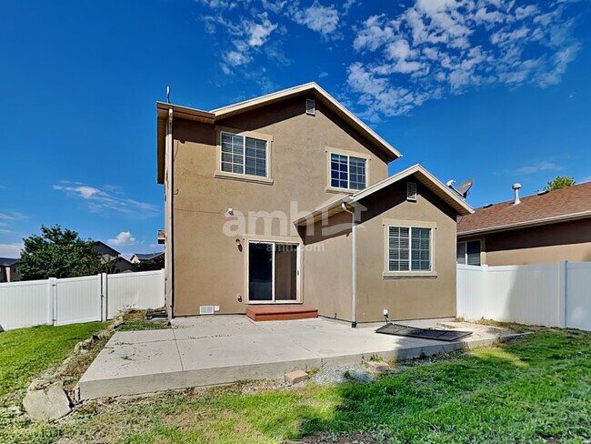Building Photo - 2204 N 1960 W
