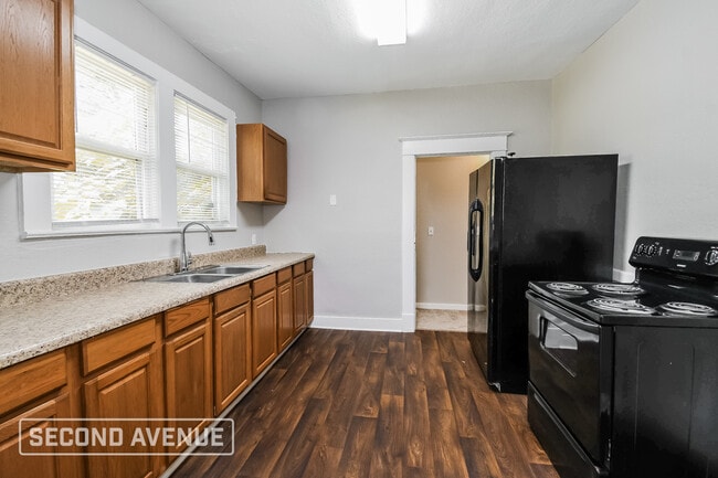 Building Photo - 9043 9th Ave