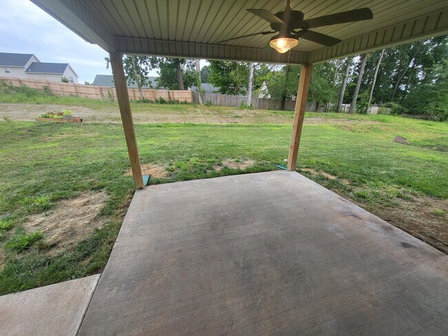 Building Photo - 1098 Whitney Dr