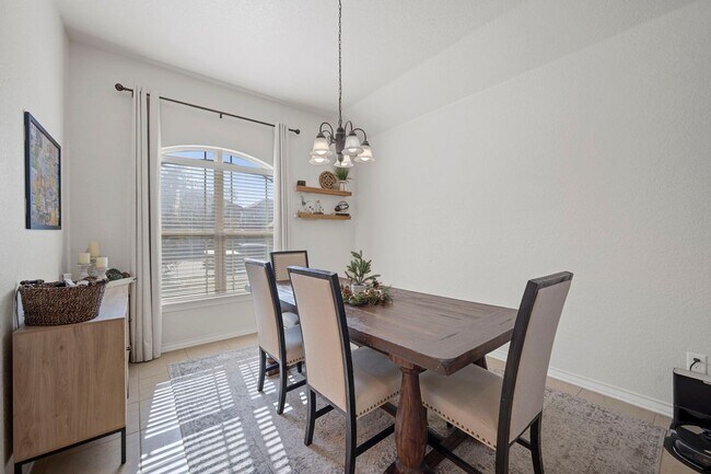 Building Photo - 3620 Cinkapin Dr