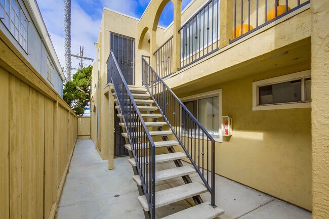 Primary Photo - 1 Bed/1 Bath Pacific Beach