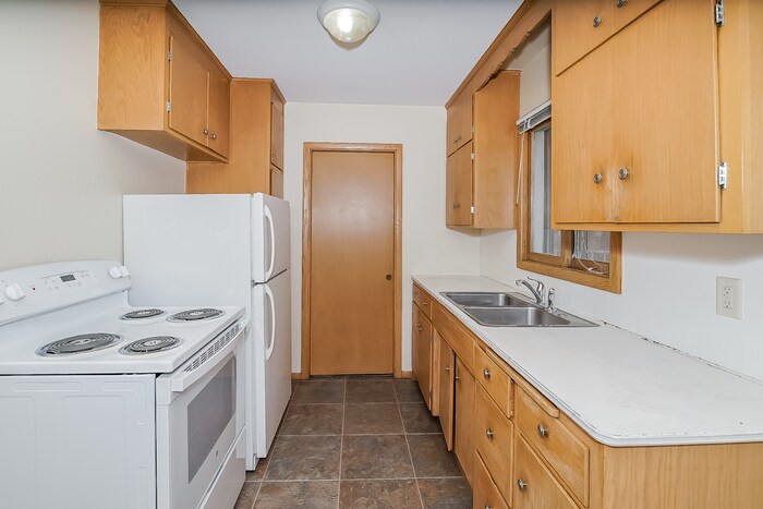 Building Photo - 5600 Vera Cruz Ave N