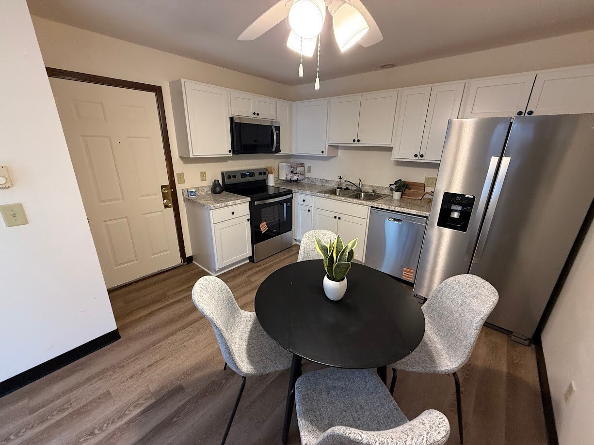 Building Photo - 805 Brandie Rd