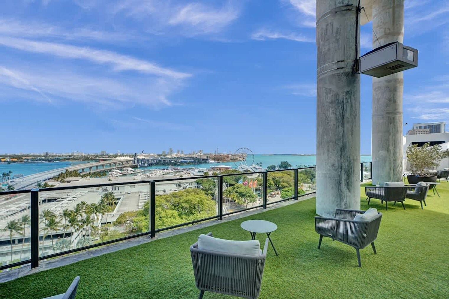 Building Photo - 398 NE 5th St