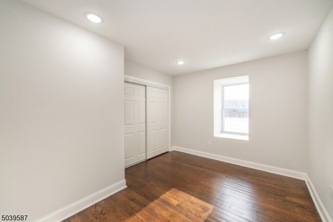 Building Photo - 43 Perrin Ave