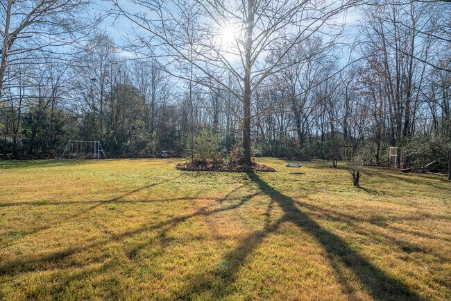 Building Photo - 110 Peabody Rd