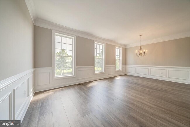 Building Photo - 15970 Greymill Manor Dr