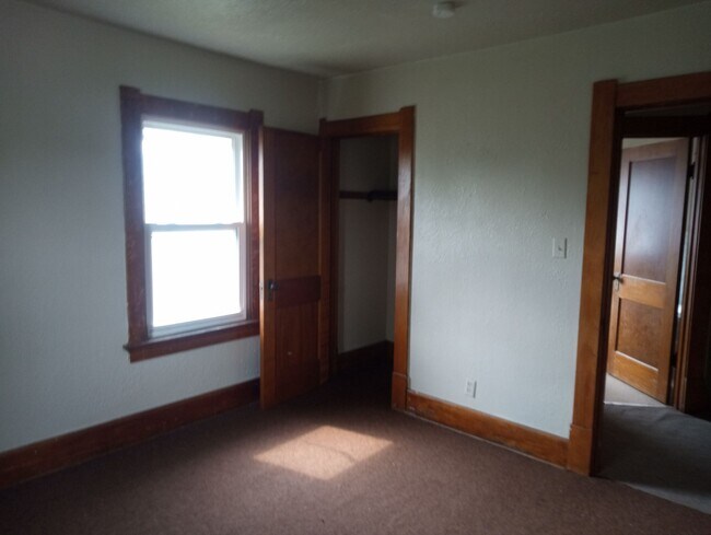 Building Photo - 1525 Kelsey Ave