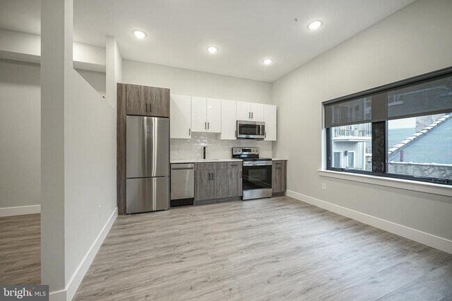 Building Photo - 845 N 15th St