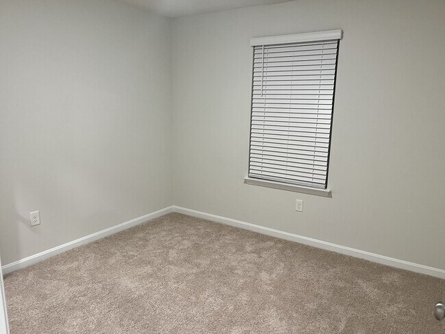 Building Photo - Camden Townhouse
