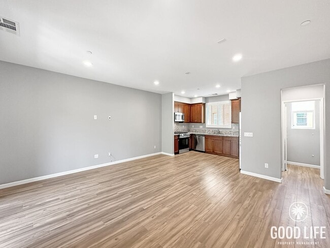 Building Photo - Spacious 2BD/3BA Condo in Chula Vista with Walk-In Closet, Community Pool & 2-Car Garage