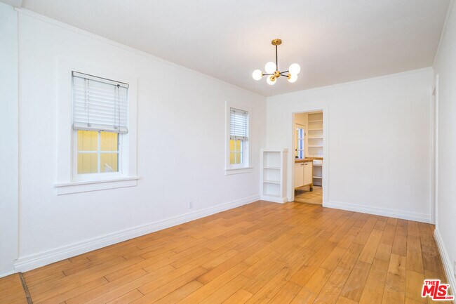 Building Photo - 700 Angelus Pl