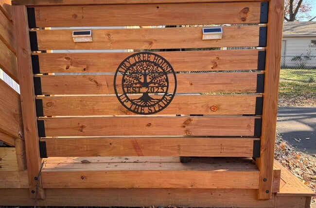 Building Photo - 7713 Knoll St