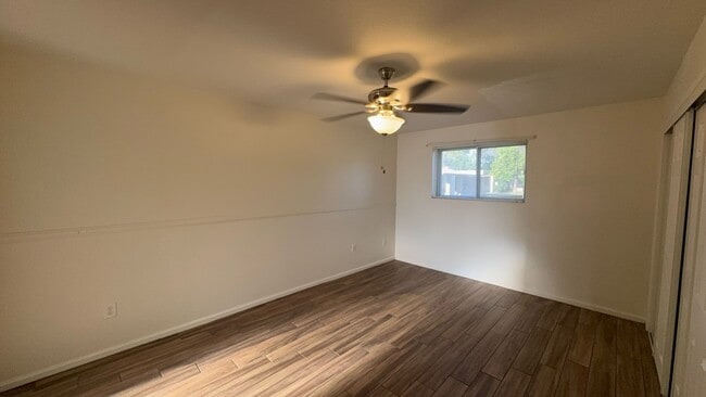 Building Photo - 55+ Community in Dreamland Manor