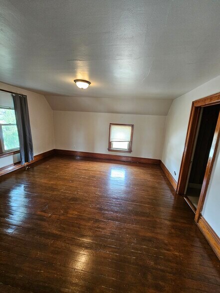Building Photo - 1148 6th St