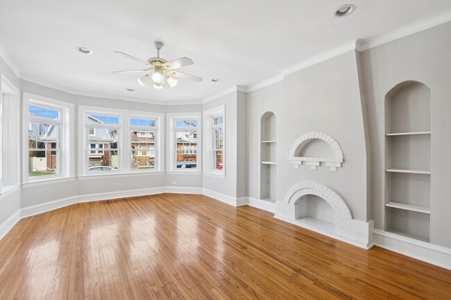 Building Photo - 4945 N Kilpatrick Ave