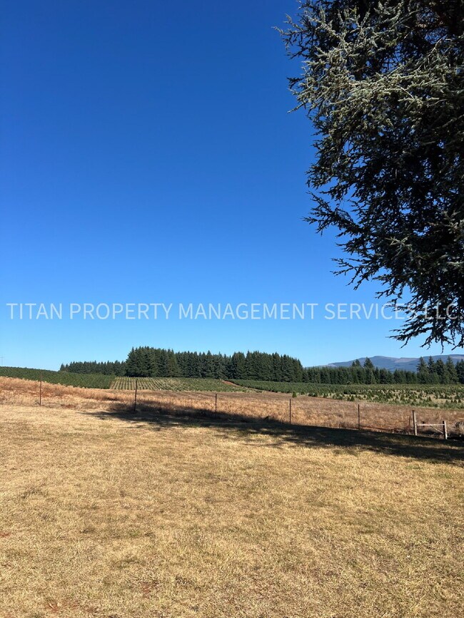 Building Photo - Charming 4-Bed Farm house with 2.5 Baths o...