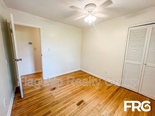 Building Photo - 466 Circle Dr