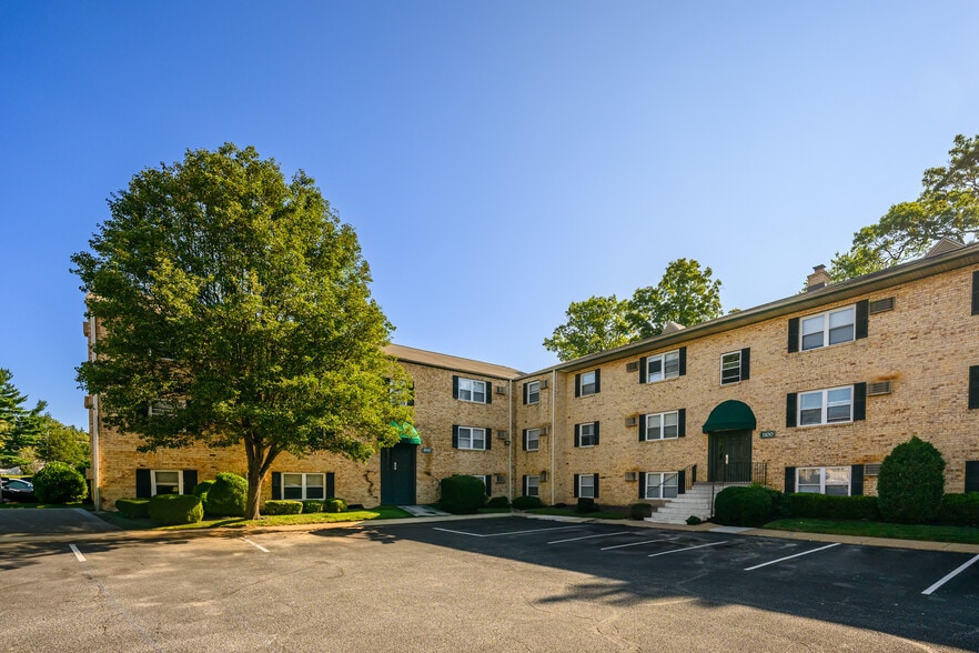 Building Photo - Melrose Place Apartments