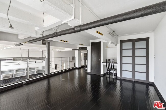 Building Photo - 1850 Industrial St