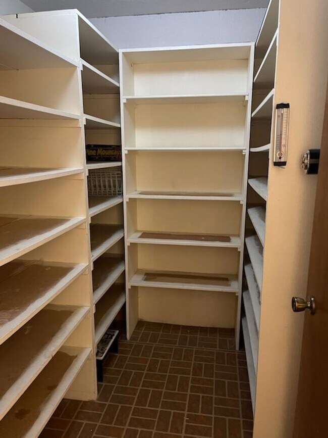 Building Photo - Waterfront! Sunset views! 3 bdrms! Attached garage! Private driveway!