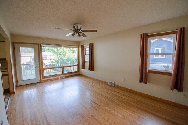 Building Photo - 2324 Elton Hills Dr NW