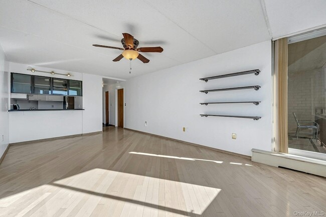 Building Photo - 703 Pelham Rd