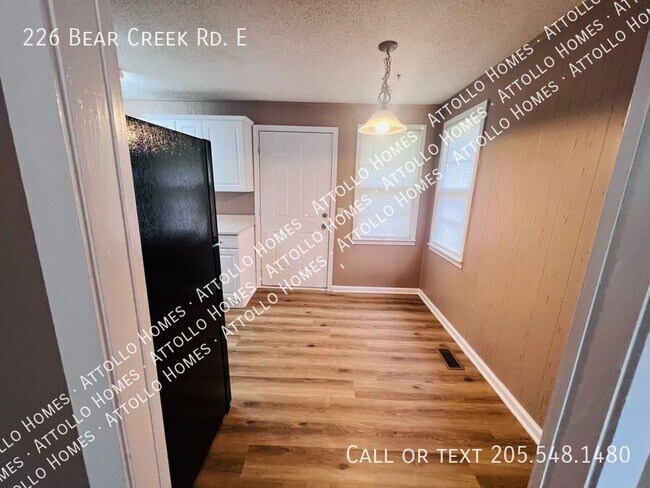 Building Photo - 226 Bear Creek Rd E
