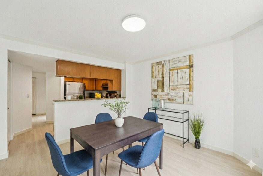 Building Photo - 12036 100th Avenue Northeast